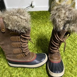 Women’s 9.5 Sorel Joan Of The Arctic Boots